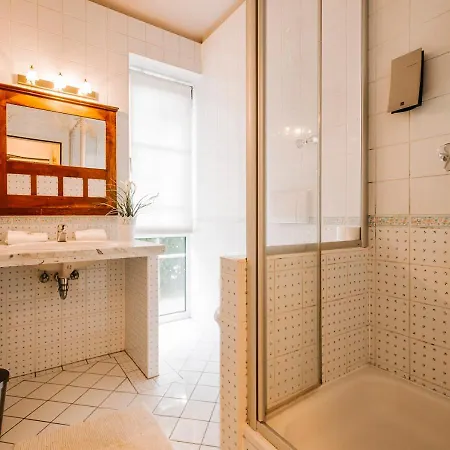 Hotel Lovely In Velden am Woerthersee
